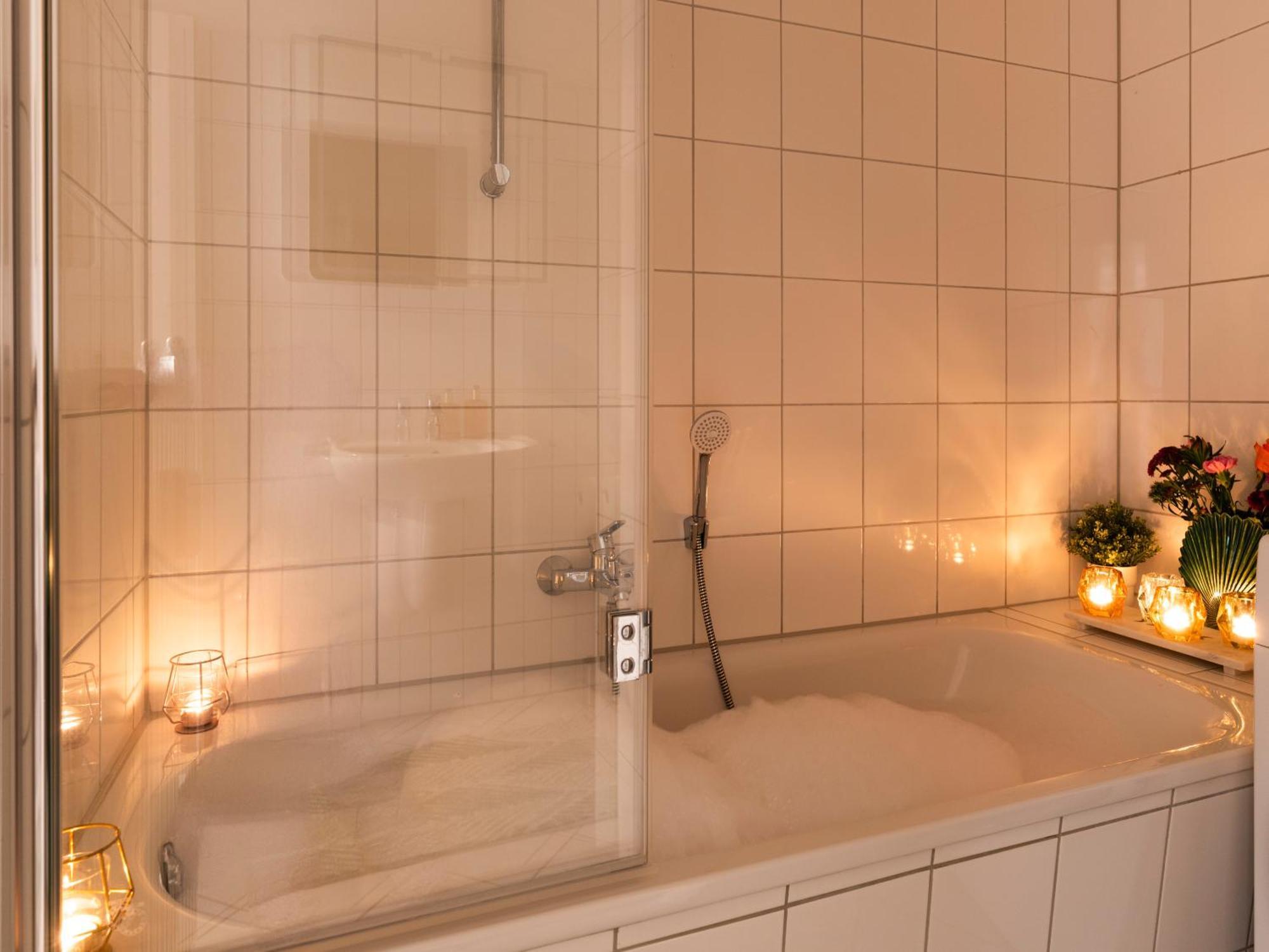 Schlosskoenig - Modernes & Zentrales Apartment Mit Balkon Und Arbeitsplatz Schwerin  Ngoại thất bức ảnh
