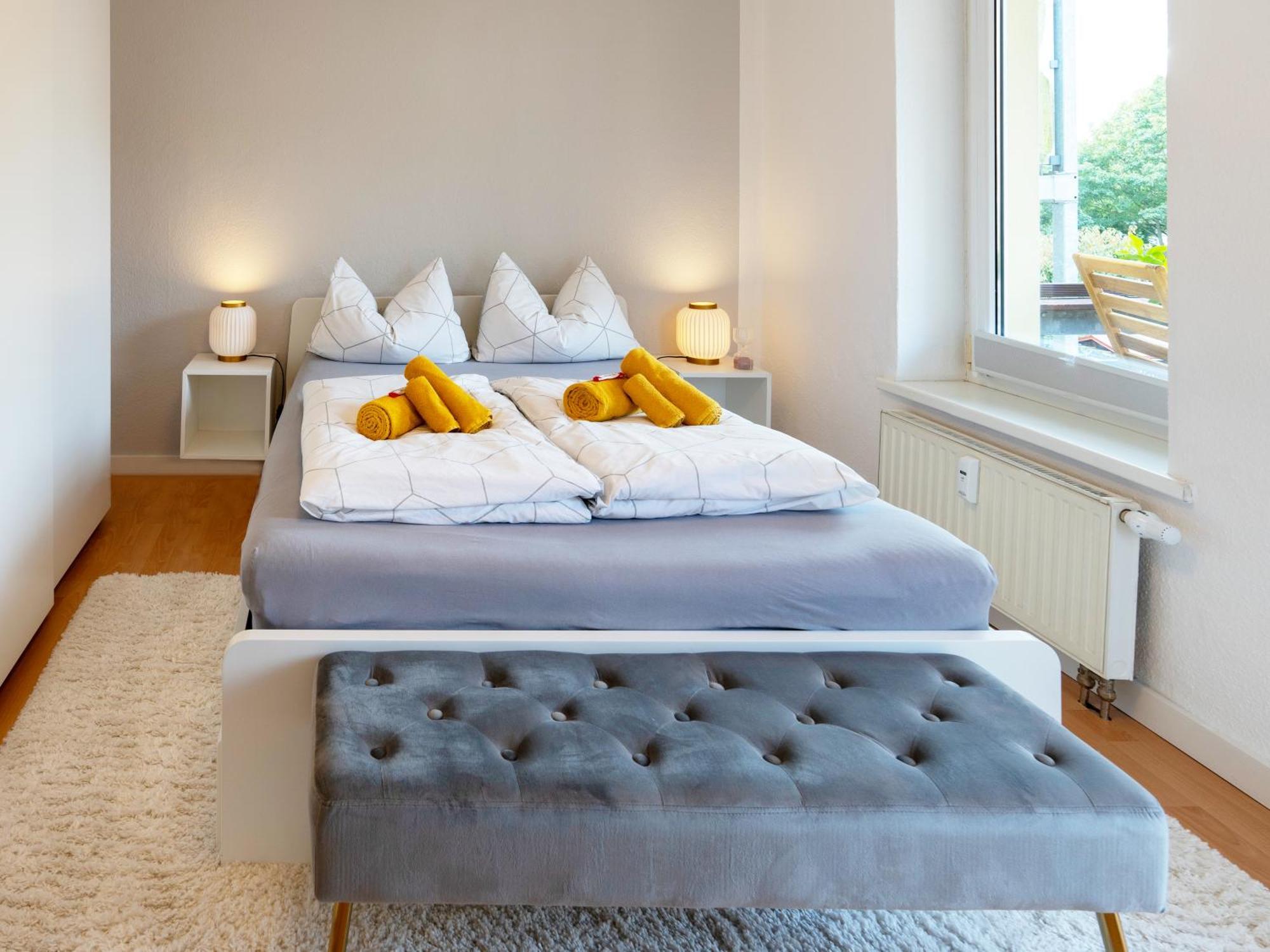 Schlosskoenig - Modernes & Zentrales Apartment Mit Balkon Und Arbeitsplatz Schwerin  Ngoại thất bức ảnh